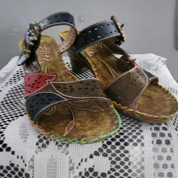 Elite by Corey's owner toe heels size 7 brown and then Muilti colors with brass - Picture 10 of 16